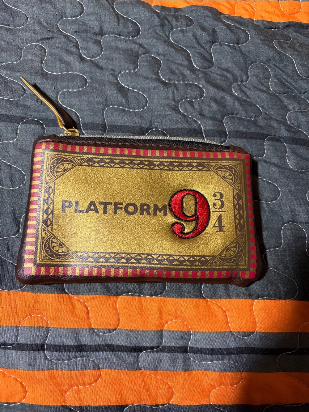 Platform 9 3/4 Gold & Red Wallet Clutch Harry Potter